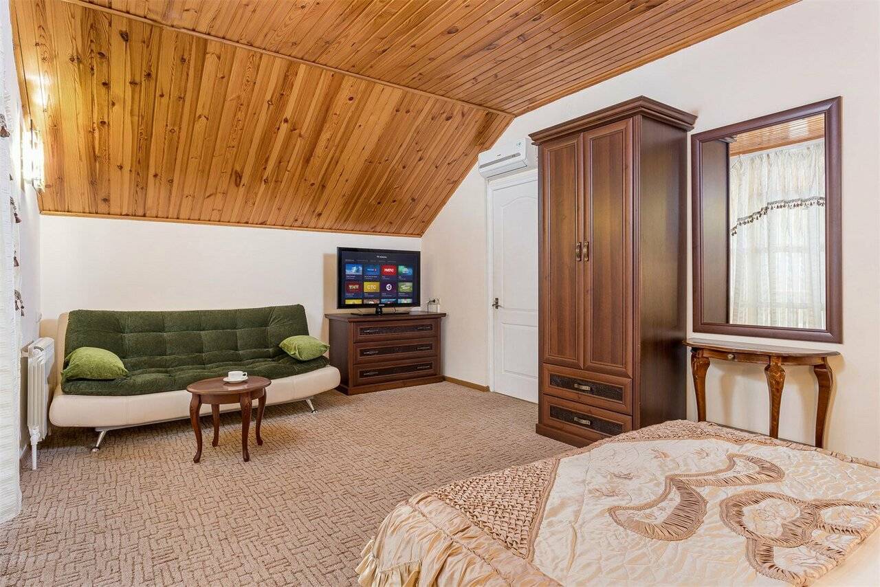 Фотографии номера Апартаменты с балконом в Гостинице Русич Анапа