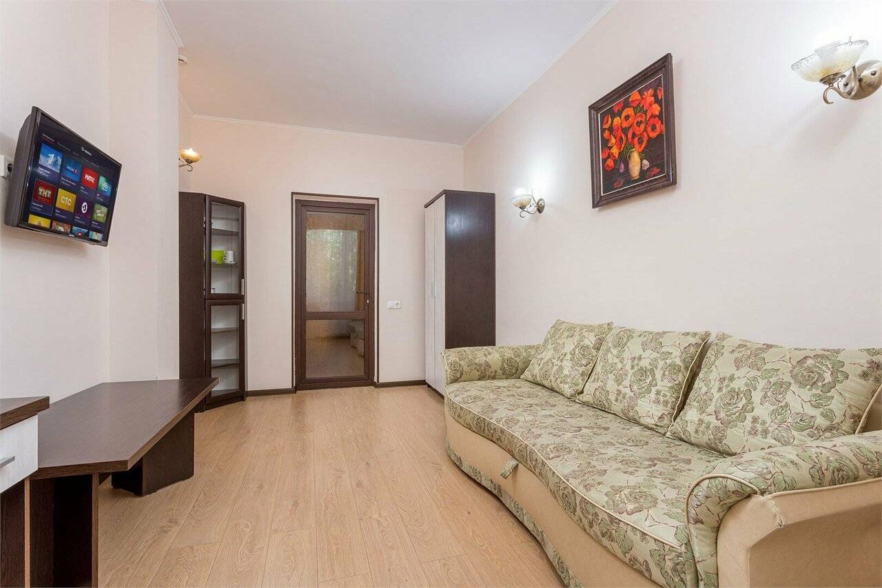 Фотографии номера Улучшенный двухместный номер с 1 кроватью в Гостинице Русич Анапа