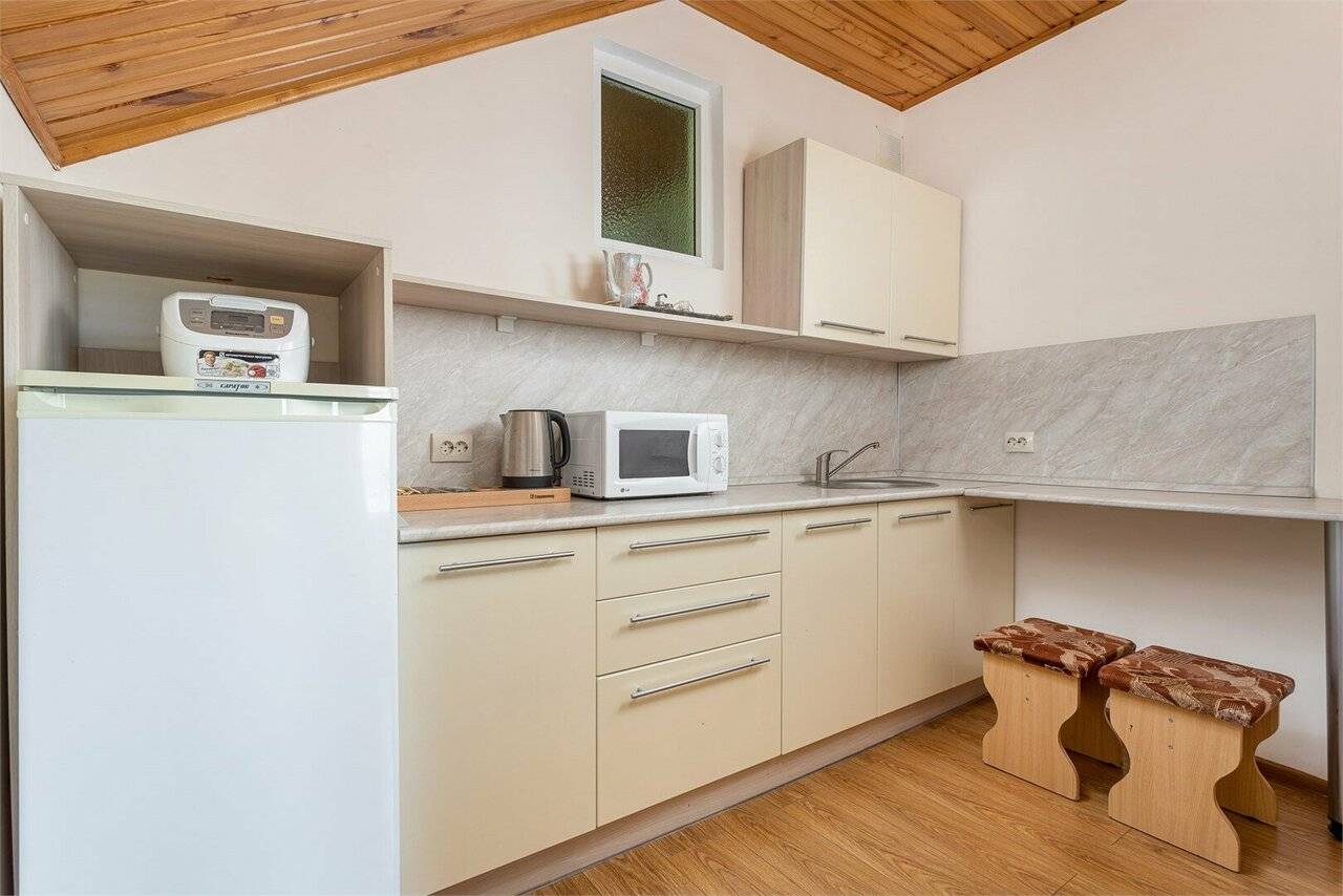 Фотографии номера Апартаменты с балконом в Гостинице Русич Анапа