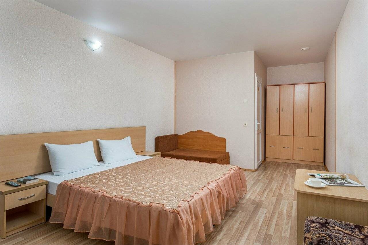 Фотографии номера Стандартный двухместный номер с 1 кроватью или 2 отдельными кроватями в Гостинице Русич Анапа